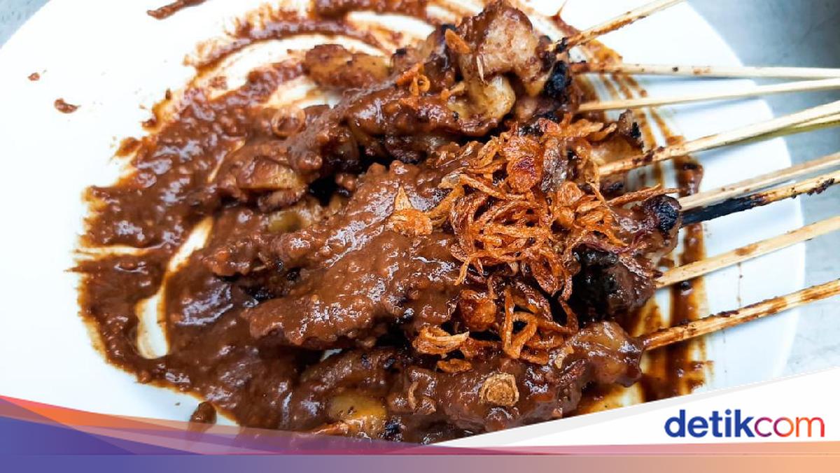 Sate Pak Kuat: Rahasia Rasa yang Bikin Ngiler di Jantung Cilacap