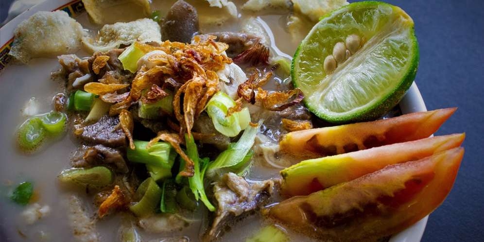 Sop Kaki Kambing Roky: Rahasia Rasa Autentik di Gang Sempit Cilacap